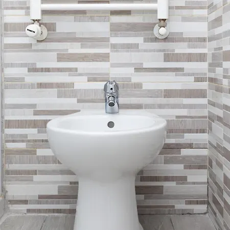 Apartamento 8 Minuti Dal Centro Metro Loreto *